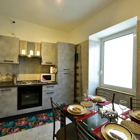 Ciaobari - Elegant 4 Bedrooms In The Heart Of Old Town Apartment Bari