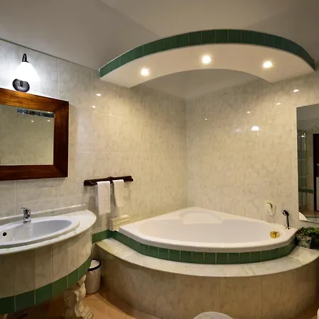 Ciaobari - Elegant 4 Bedrooms In The Heart Of Old Town Apartment