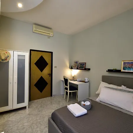 Apartment Ciaobari - Elegant 4 Bedrooms In The Heart Of Old Town